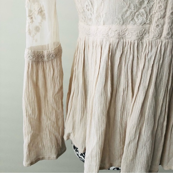 American Eagle Lace Bell Sleeve V-Neck Blouse Top Shirt Ivory Cream XS - Picture 9 of 12